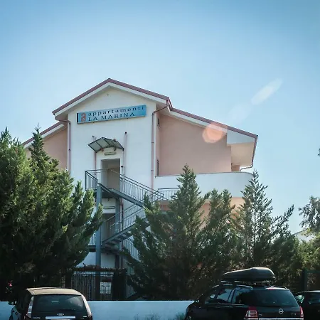 La Marina Club