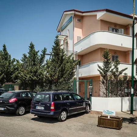 La Marina Club